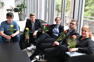 Ein Grund zum Feiern: Die Absolventinnen und Absolventen der Ausbildung im Bereich Geomatik der LGB© LGB